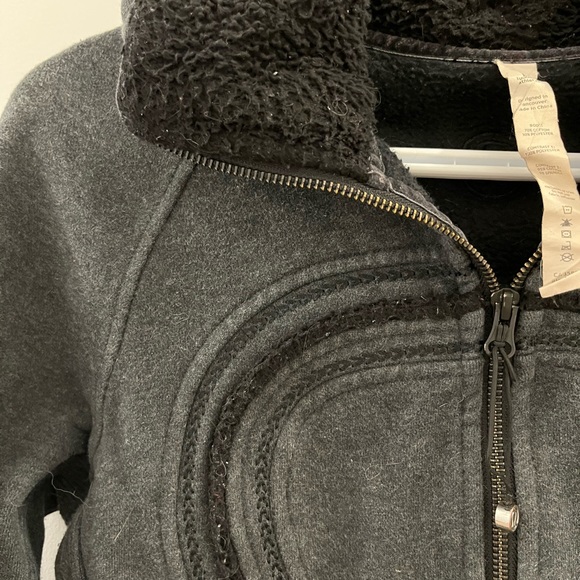 Lululemon sweater - Picture 2 of 9